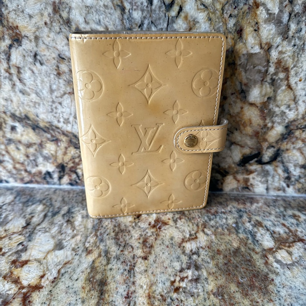 Louis Vuitton agenda authentic